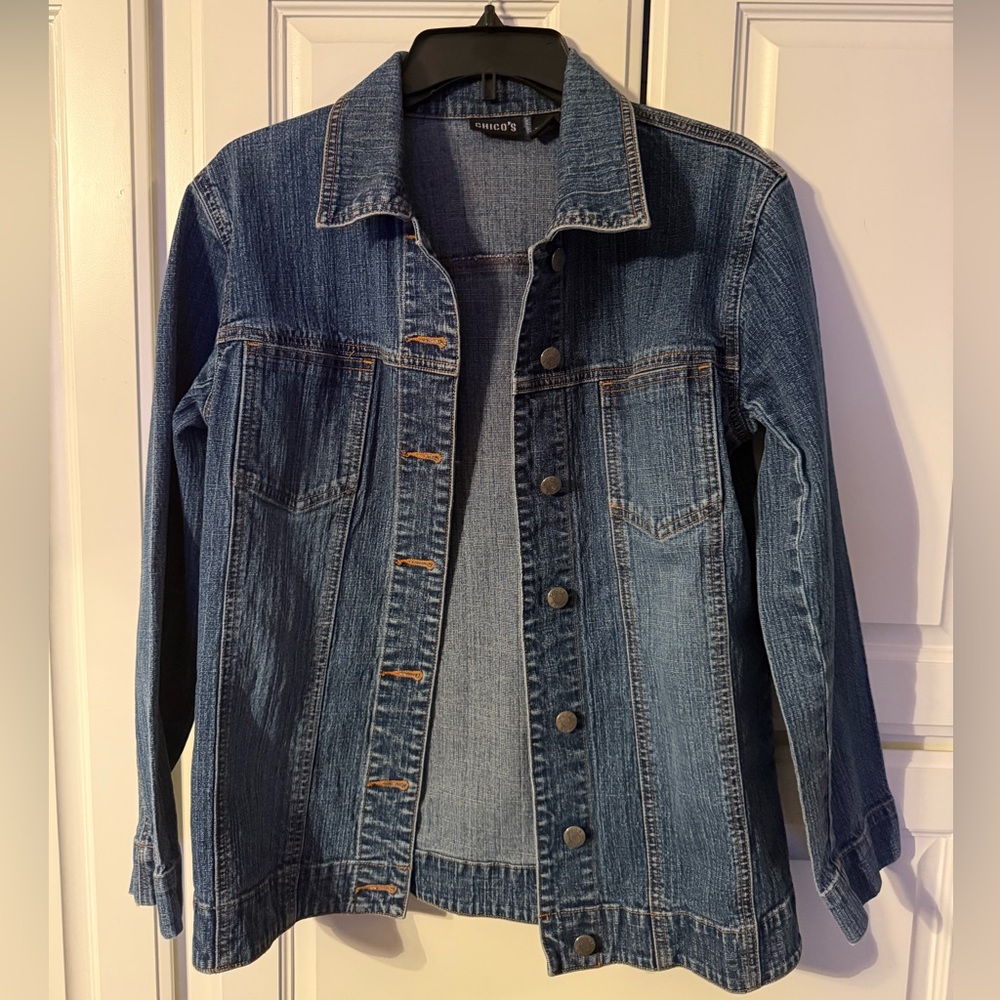 Chicos women’s denim Blue Jacket size 0, Chicos, which is 6 about a six